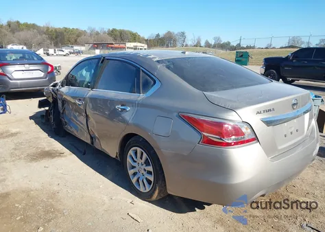 2015 Nissan Altima 2.5/2.5 S/2.5 Sl/2.5 Sv z USA, uszkodzony, nr VIN 1N4AL3AP3FN326997